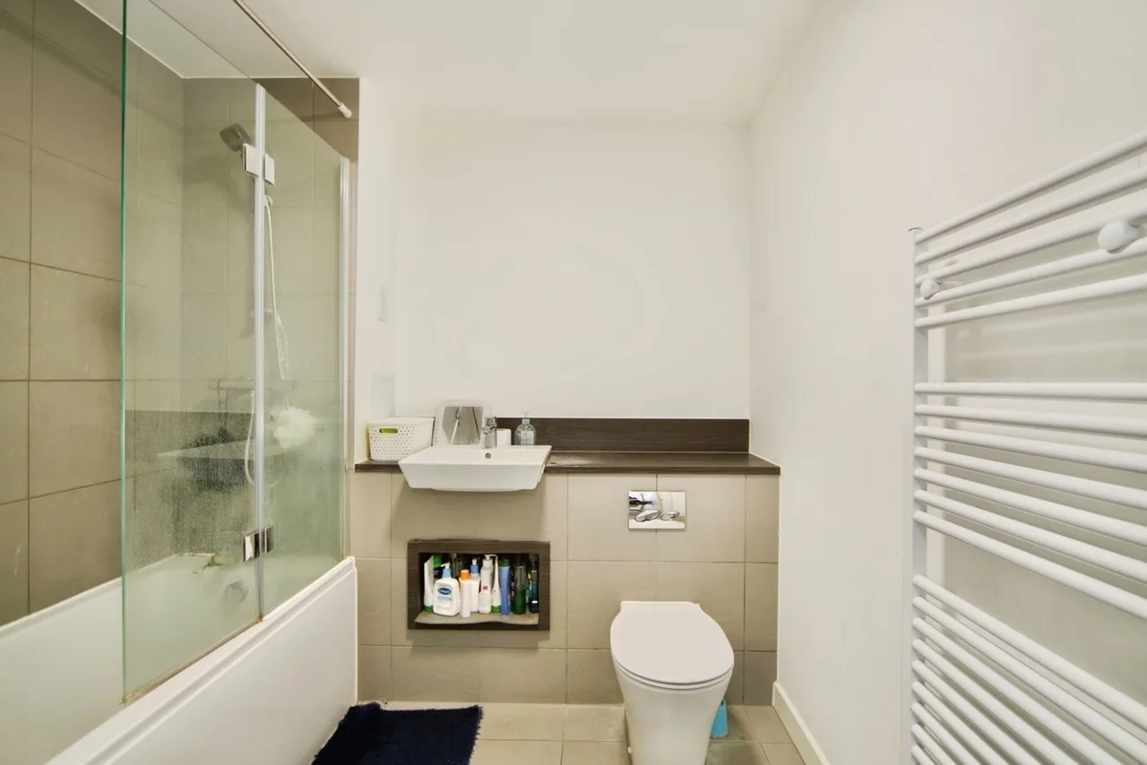 Ron Leighton Way, East Ham, London, E6, photo 8