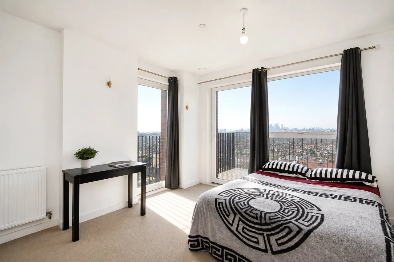 Ron Leighton Way, East Ham, London, E6, photo 3
