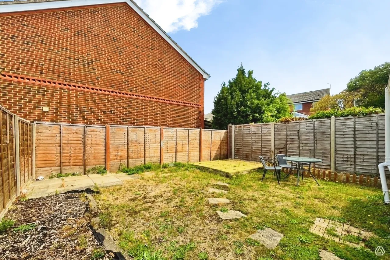 Walsh Avenue, Warfield, Bracknell, Berkshire, RG42 3XZ, photo 8