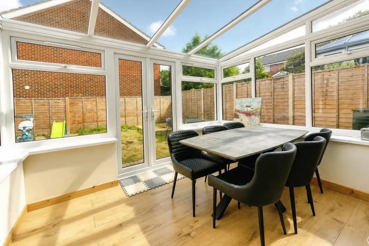 Walsh Avenue, Warfield, Bracknell, Berkshire, RG42 3XZ, photo 7