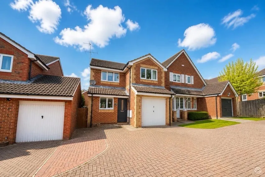 Walsh Avenue, Warfield, Bracknell, Berkshire, RG42 3XZ, photo 12