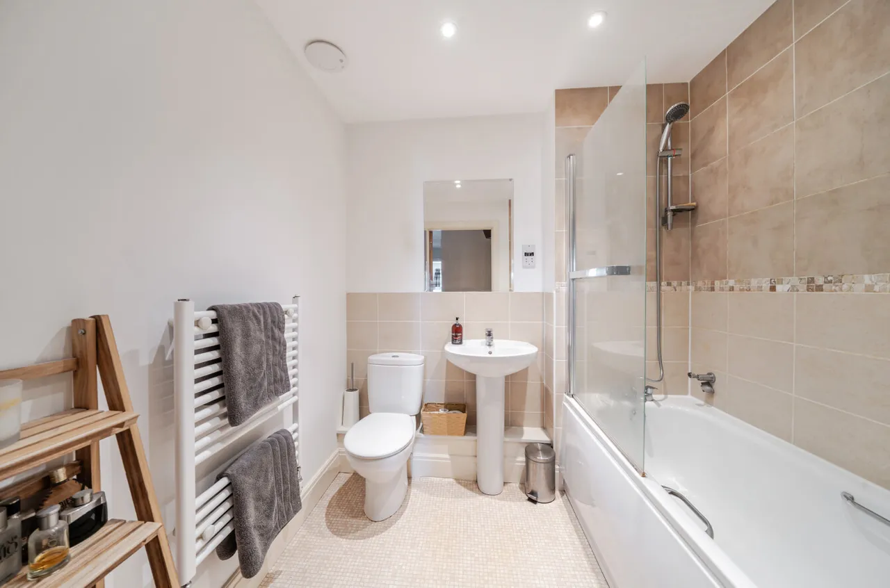 Allington Close, Farnham, GU9, photo 6