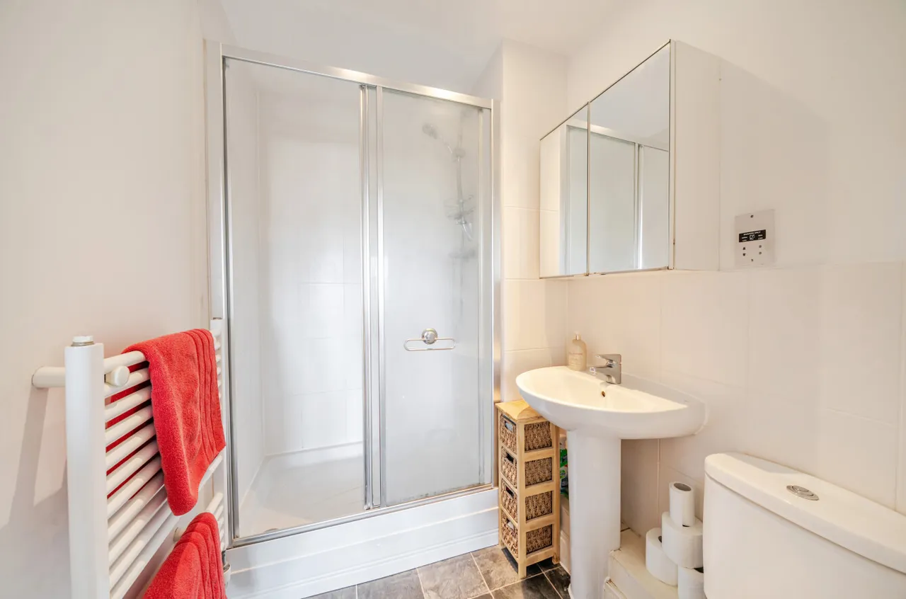 Allington Close, Farnham, GU9, photo 9