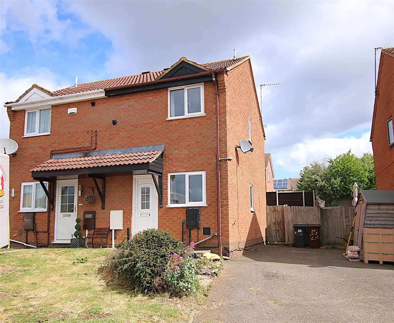 2 bed house for sale — Oakgrove Place, East Hunsbury