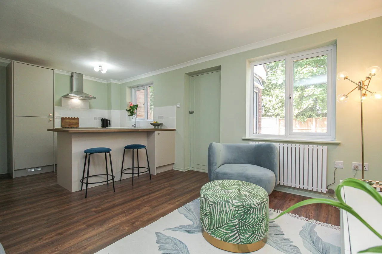 The Cedars, Fleet, GU51 3YL, photo 2