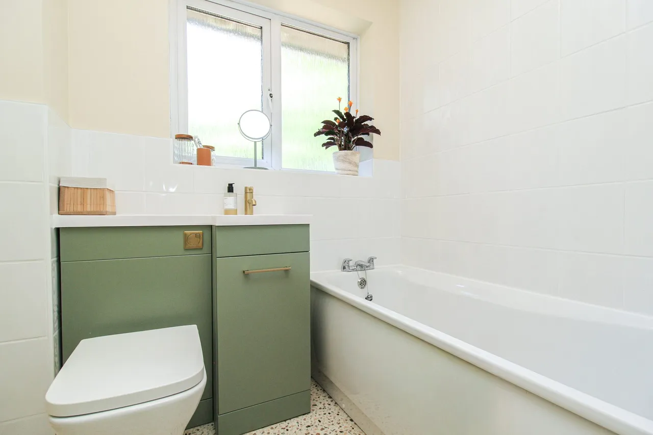 The Cedars, Fleet, GU51 3YL, photo 6