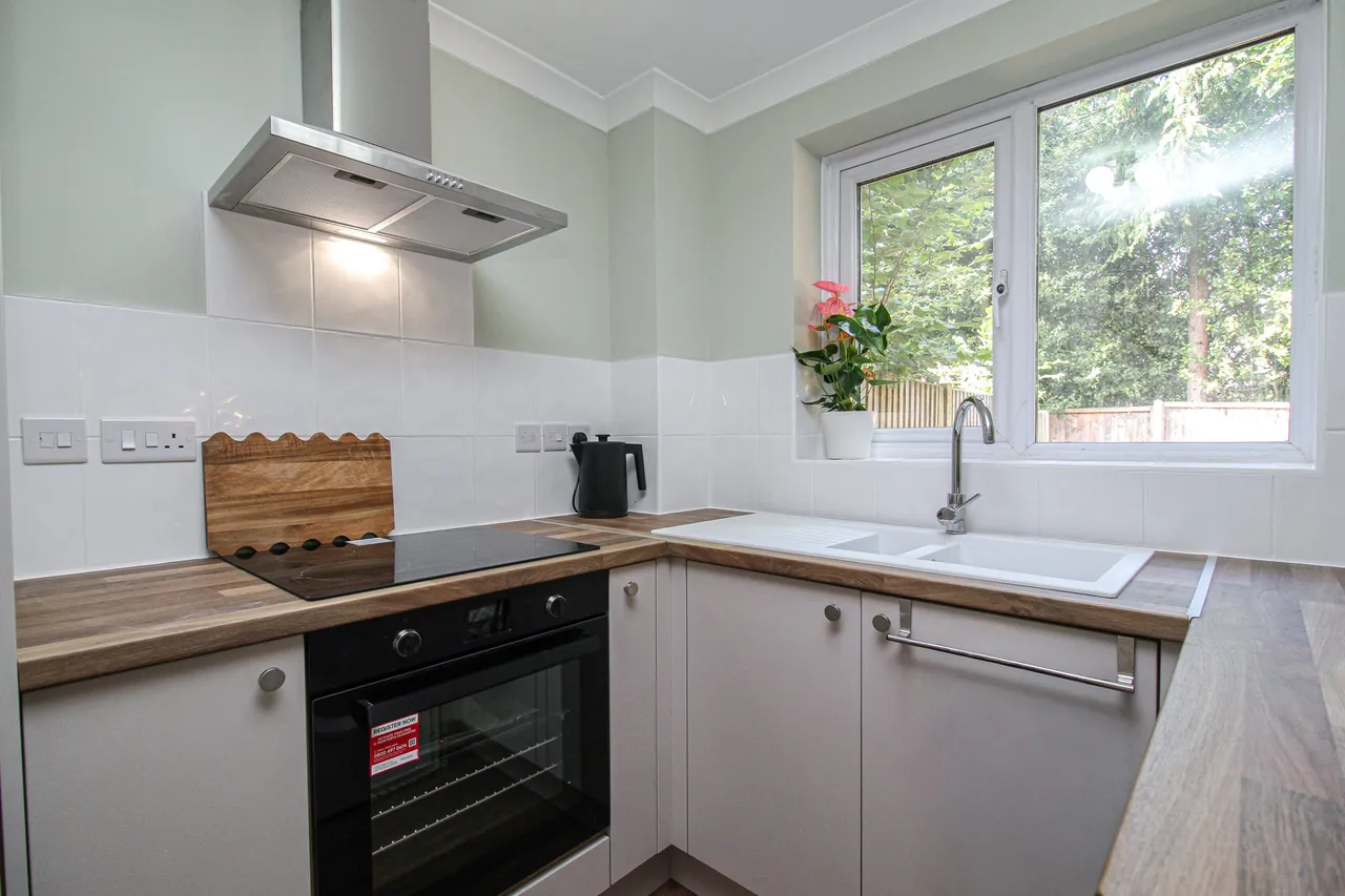 The Cedars, Fleet, GU51 3YL, photo 5