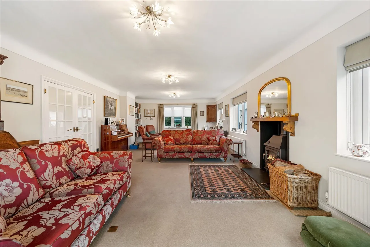 Lower Lane, Bowling Bank, LL13, photo 9