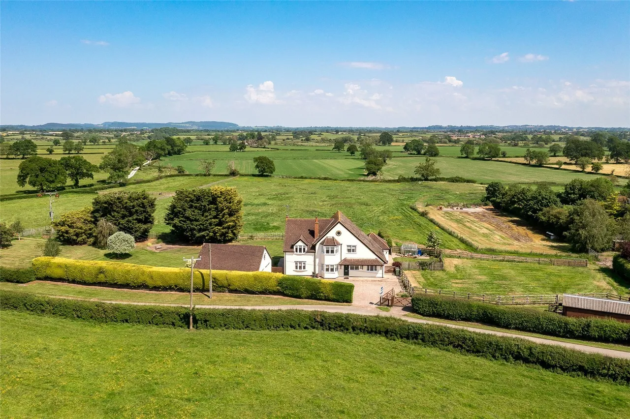 Lower Lane, Bowling Bank, LL13, photo 16