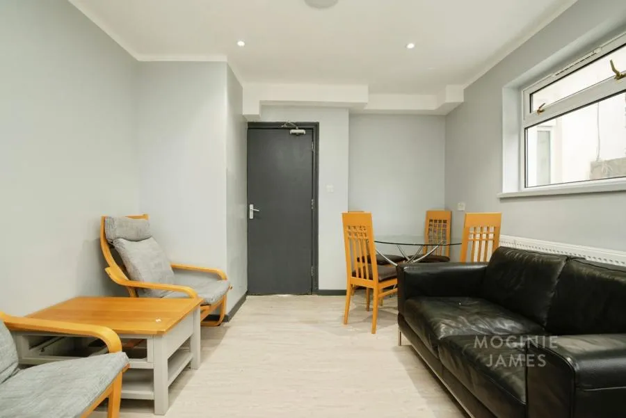 Whitchurch Road, Heath, CF14, photo 2