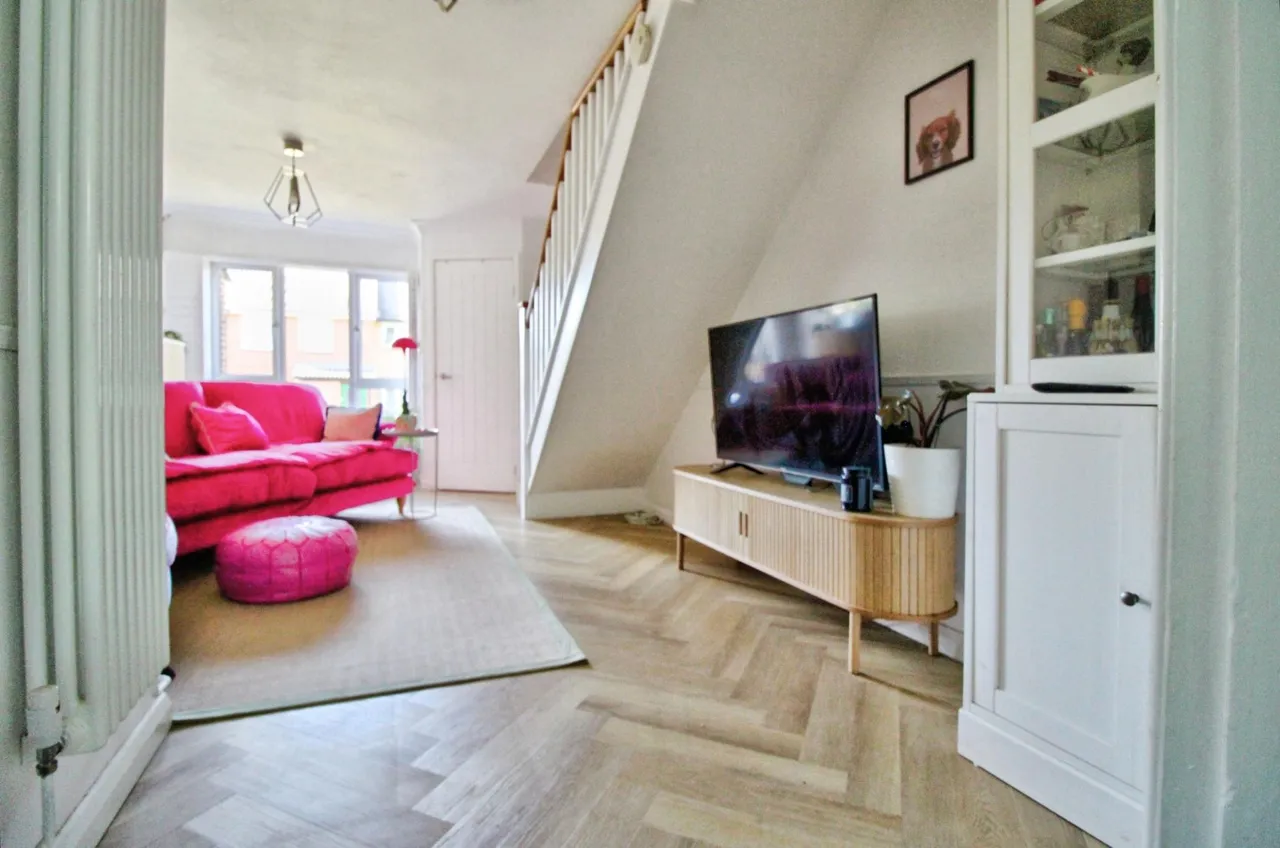 Juniper Way, Romford, RM3, photo 5