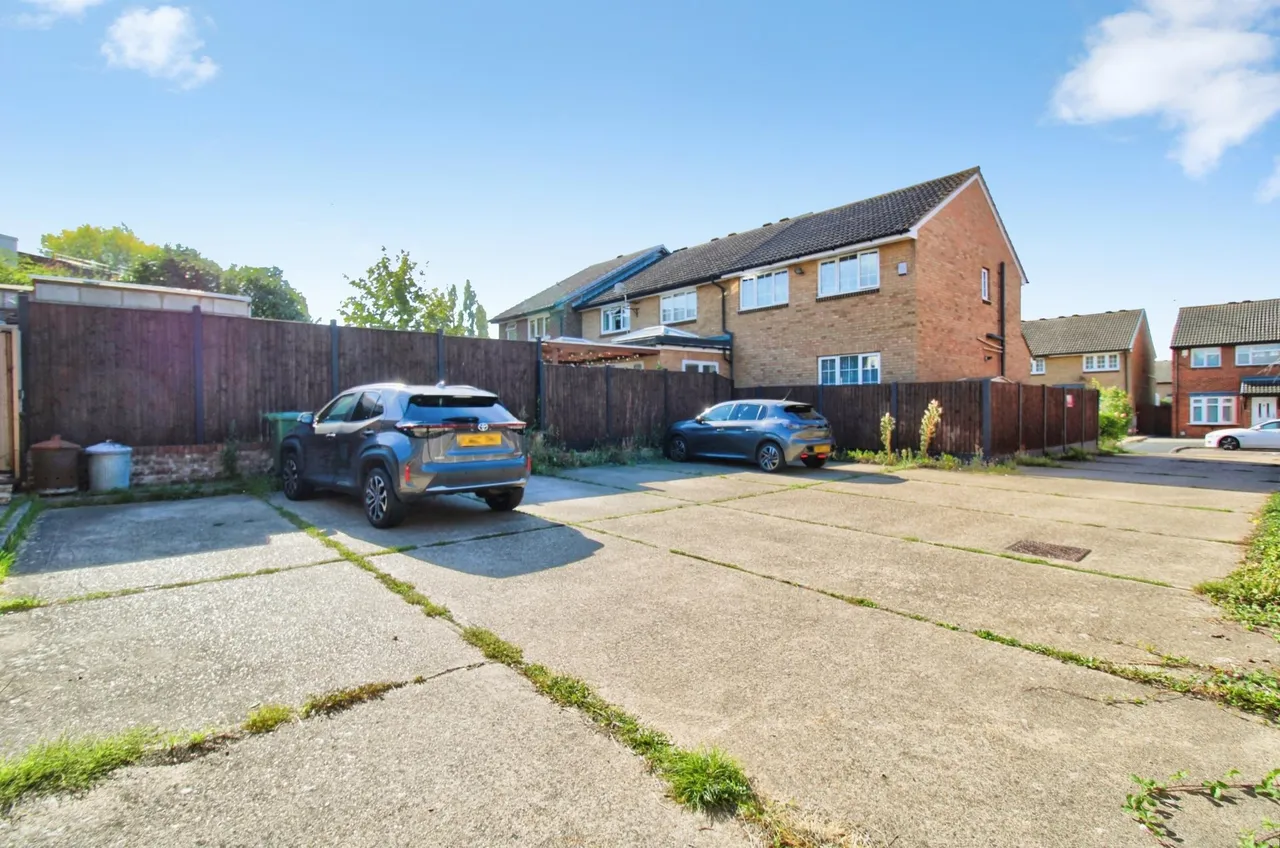 Juniper Way, Romford, RM3, photo 19