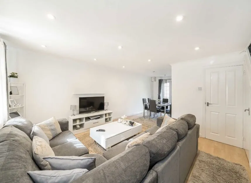 Poplar Grove, New Southgate, N11, photo 2