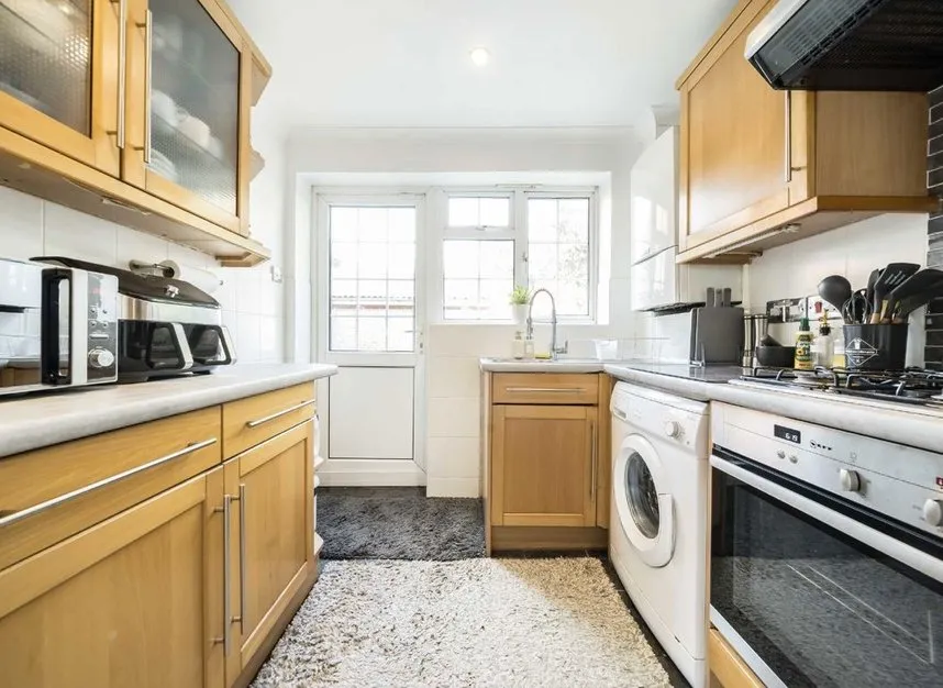 Poplar Grove, New Southgate, N11, photo 3