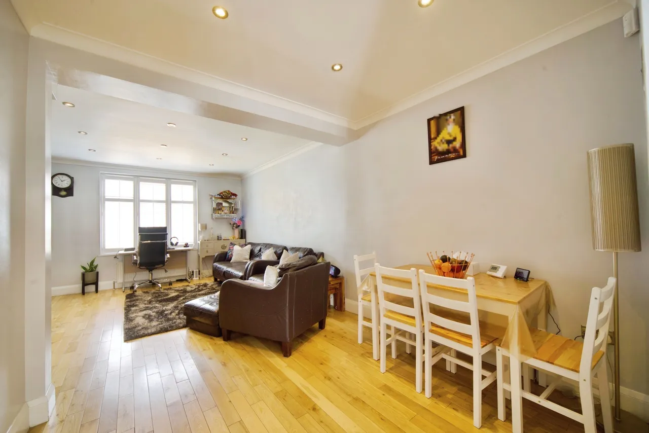 Grafton Road, Dagenham, photo 9