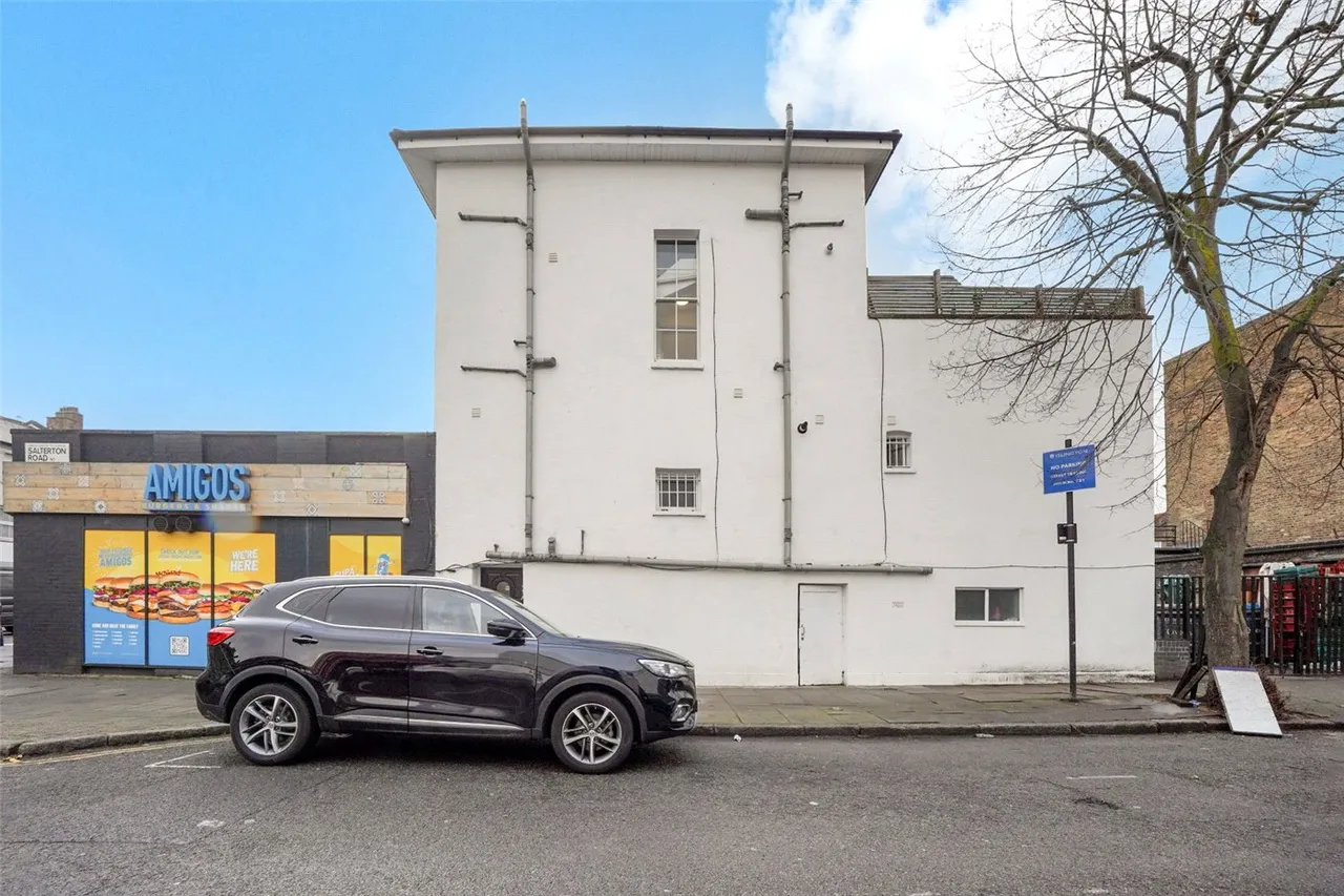 Seven Sisters Road, London, N7, photo 14