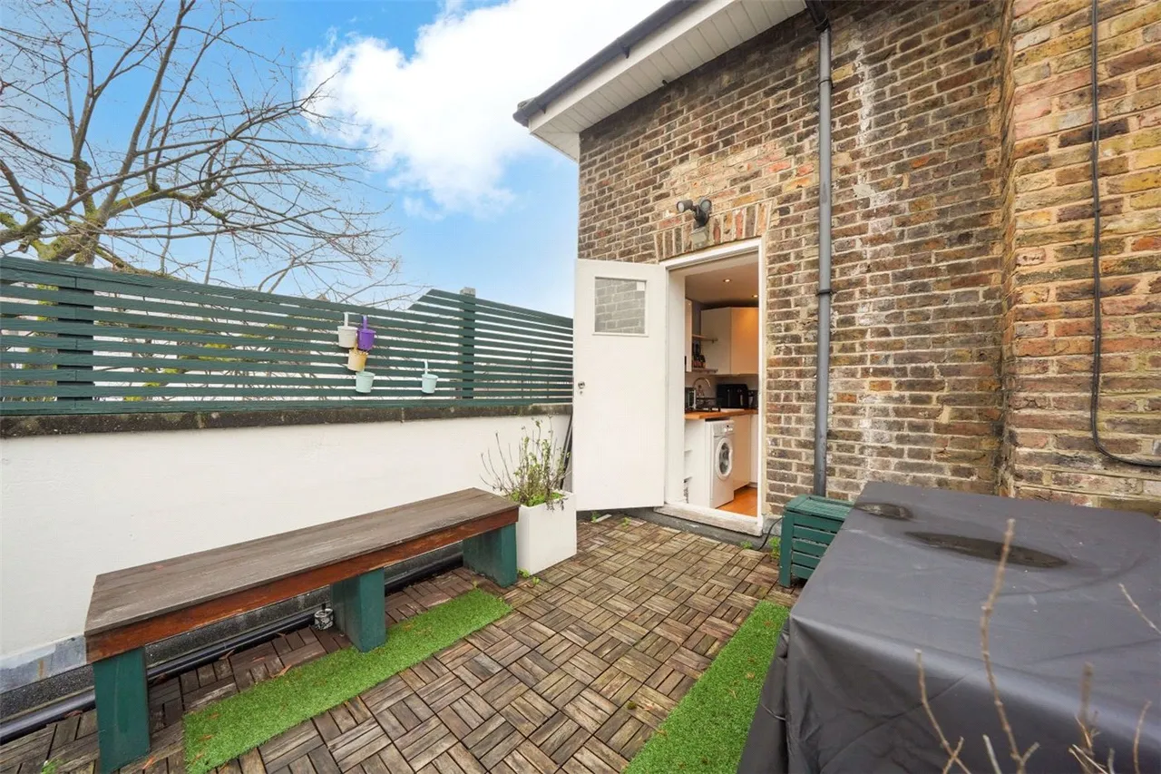 Seven Sisters Road, London, N7, photo 15