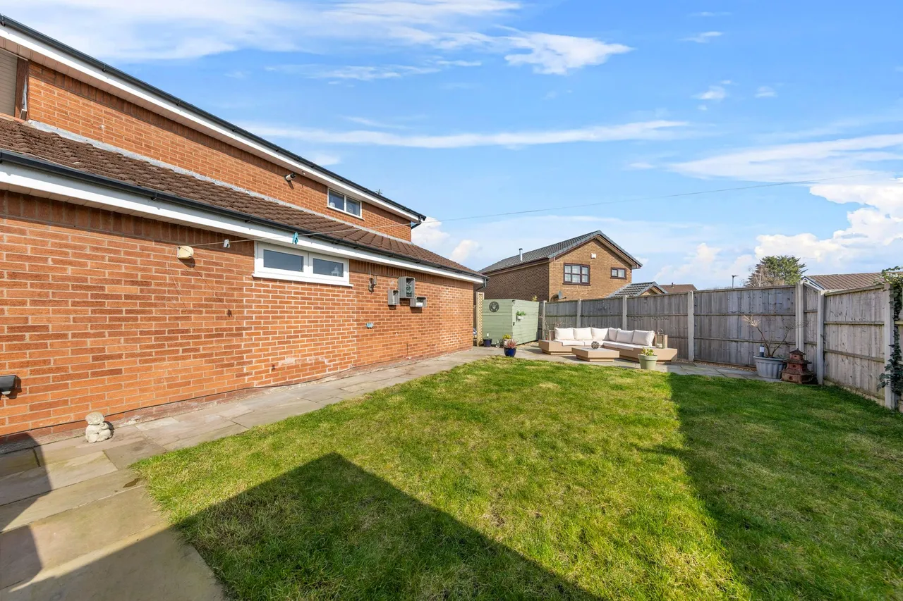 Dundee Close, Fearnhead, Warrington, Warrington, WA2 0UL, photo 24