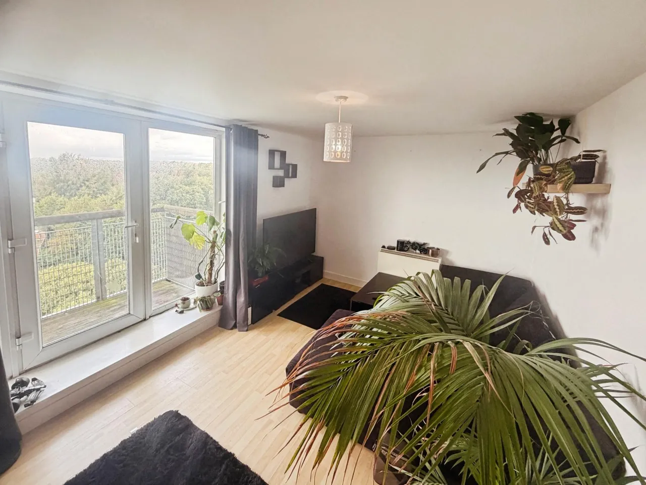 2 bed flat to rent, Lakeside Rise, Tower, M9