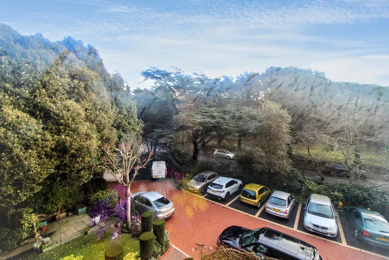 Queens Park West Drive, Bournemouth BH8 9DA, photo 9