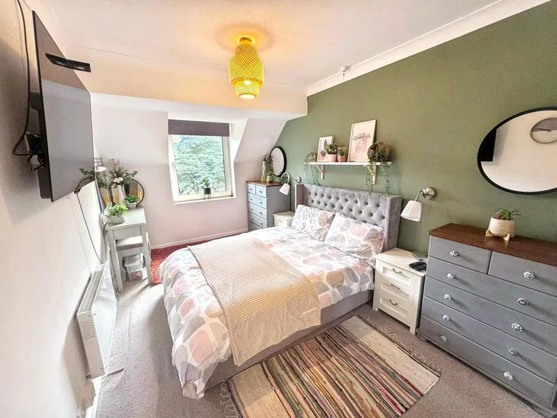 Queens Park West Drive, Bournemouth BH8 9DA, photo 5
