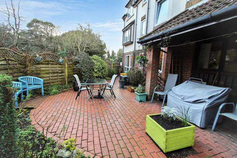Queens Park West Drive, Bournemouth BH8 9DA, photo 13