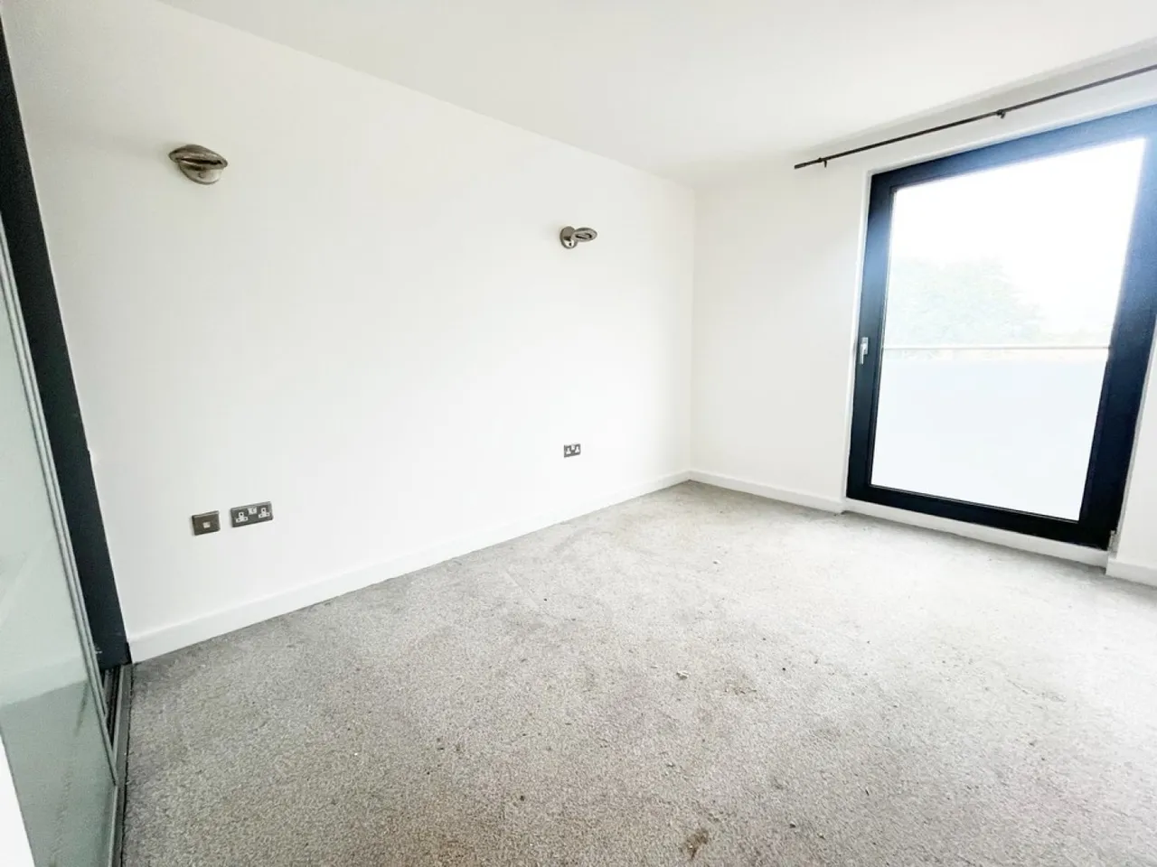 High Street, Slough, Berkshire, photo 6