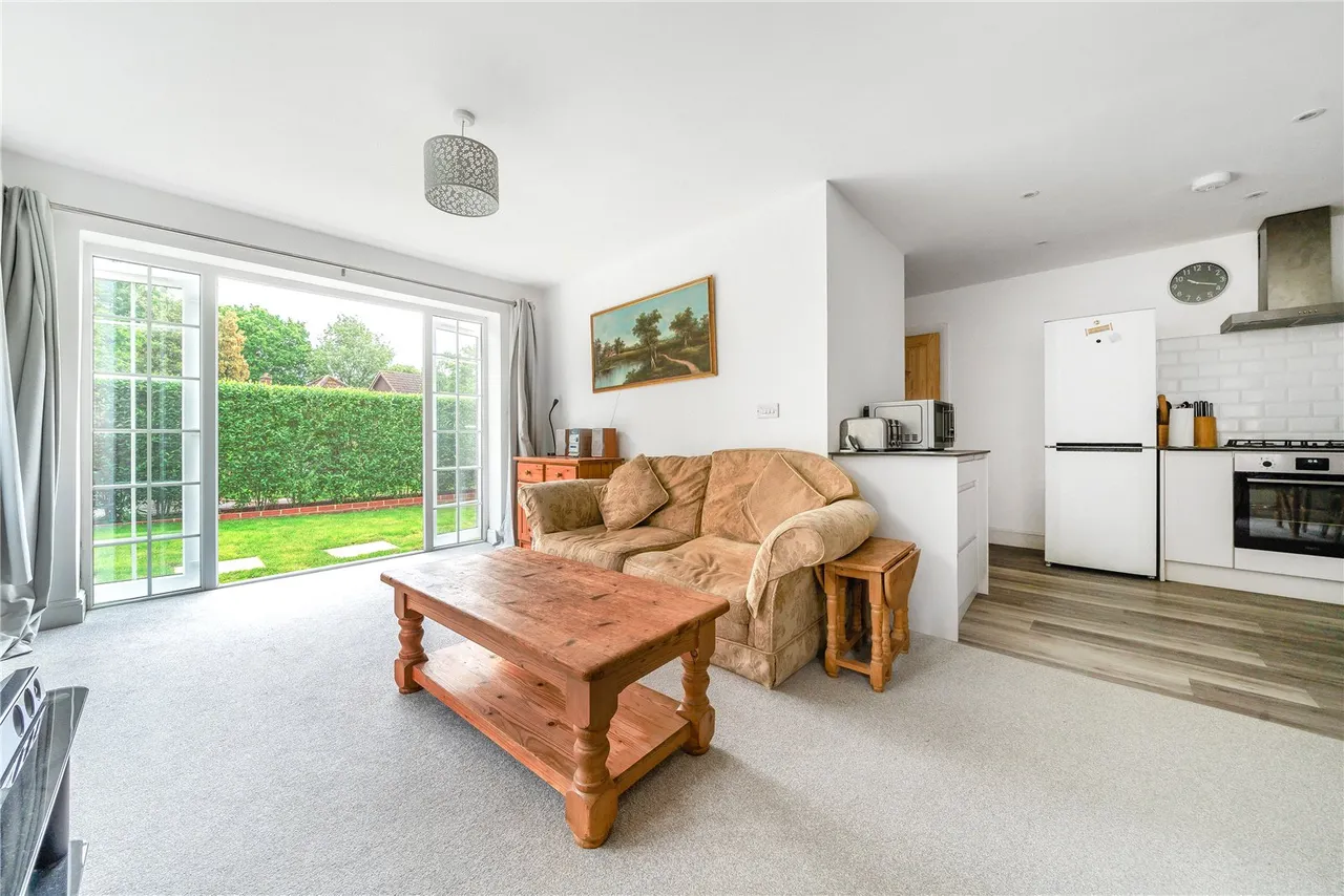 Woodcut Road, Wrecclesham, Farnham, Surrey, GU10 4QF, photo 22