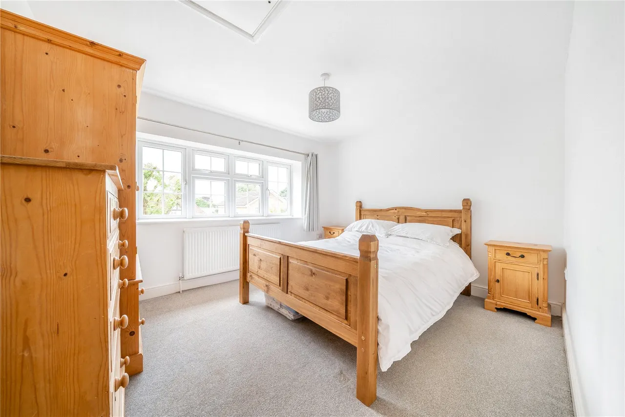 Woodcut Road, Wrecclesham, Farnham, Surrey, GU10 4QF, photo 5