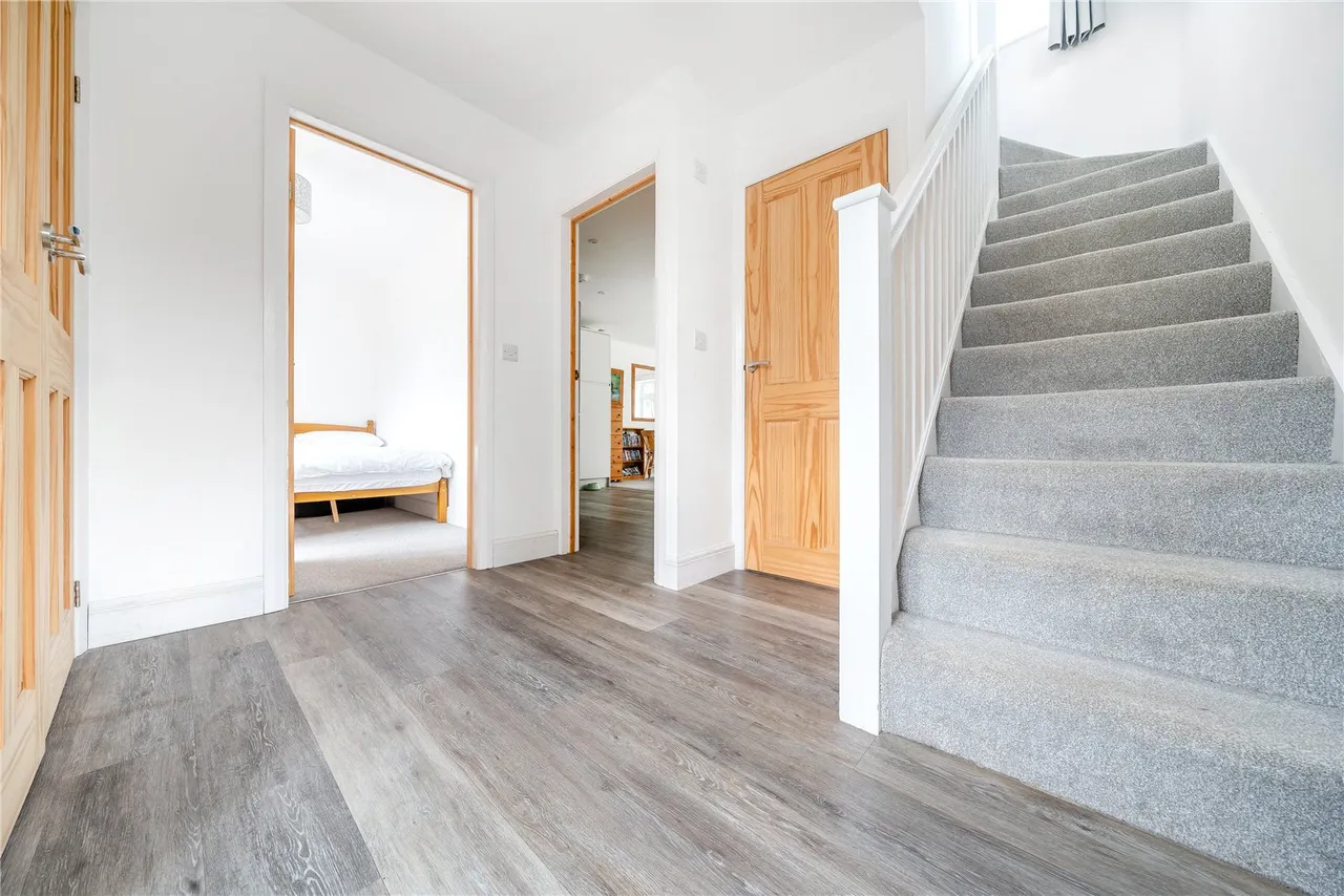 Woodcut Road, Wrecclesham, Farnham, Surrey, GU10 4QF, photo 19
