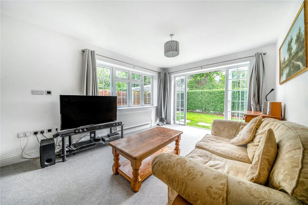 Woodcut Road, Wrecclesham, Farnham, Surrey, GU10 4QF, photo 23