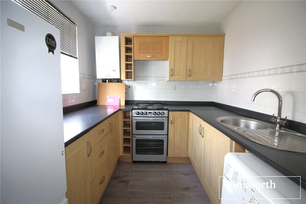 Farm Close, Borehamwood, WD6, photo 5
