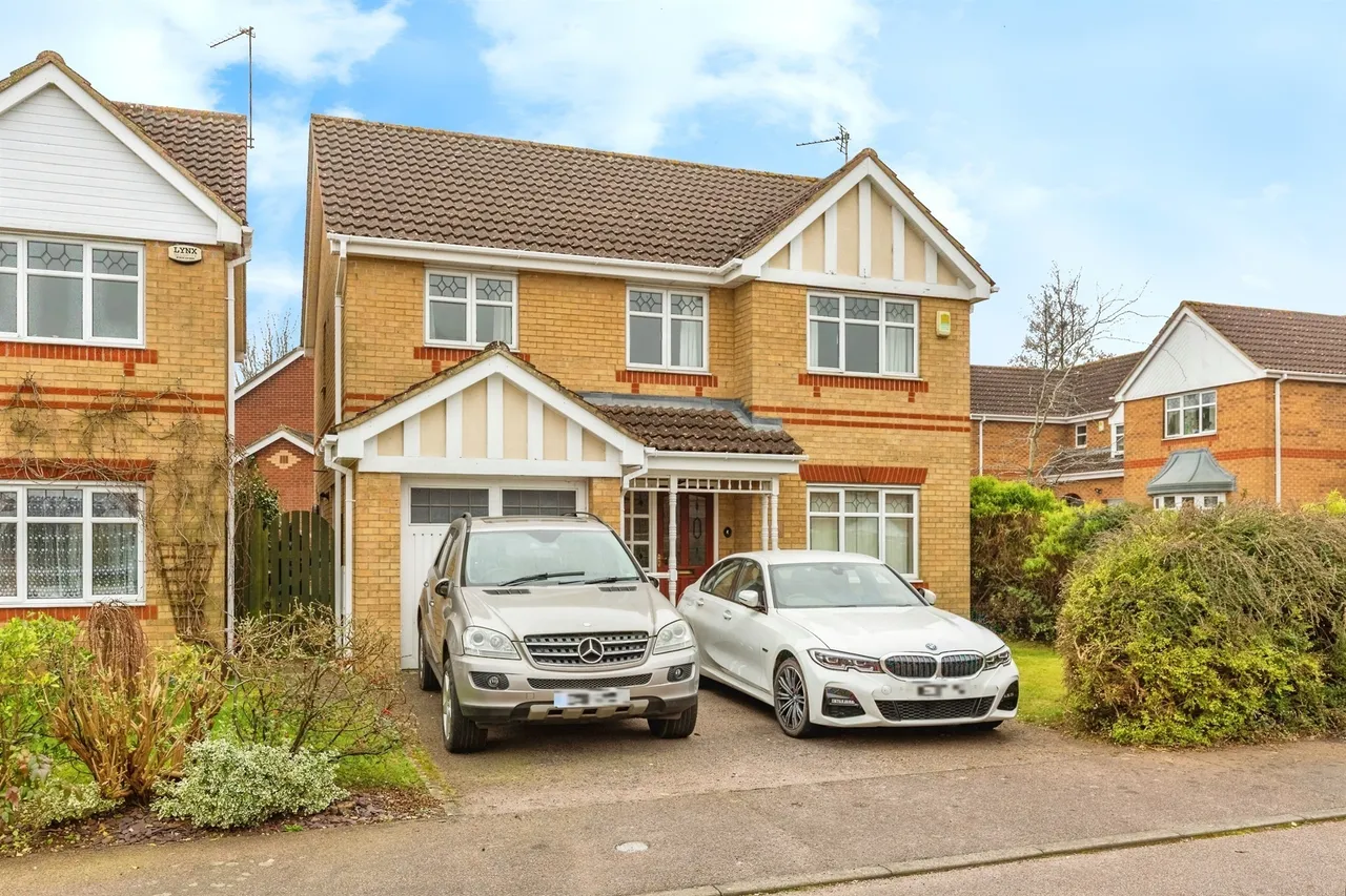 4 bed house for sale — Malvern Close, Wellingborough