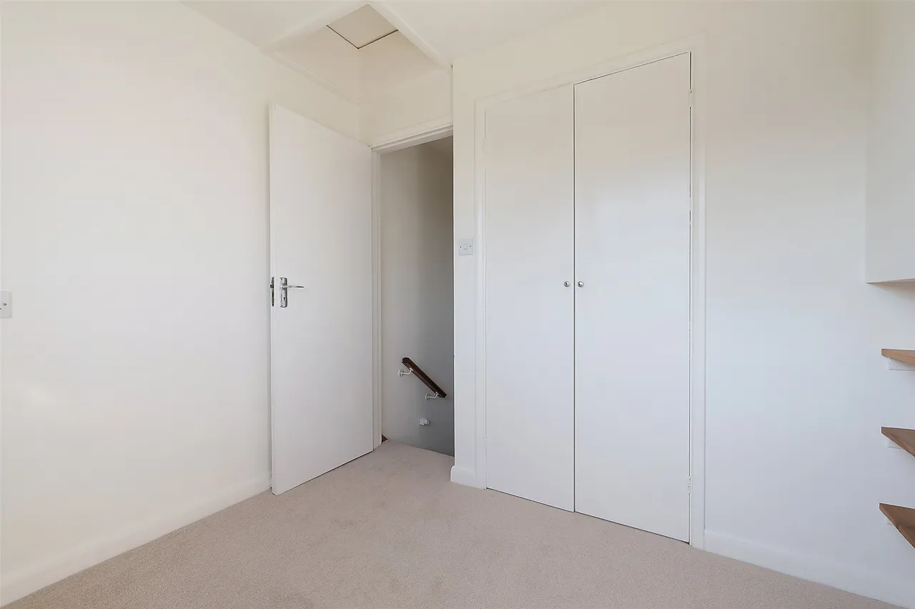 Heath Rise, Westcott, RH4, photo 15