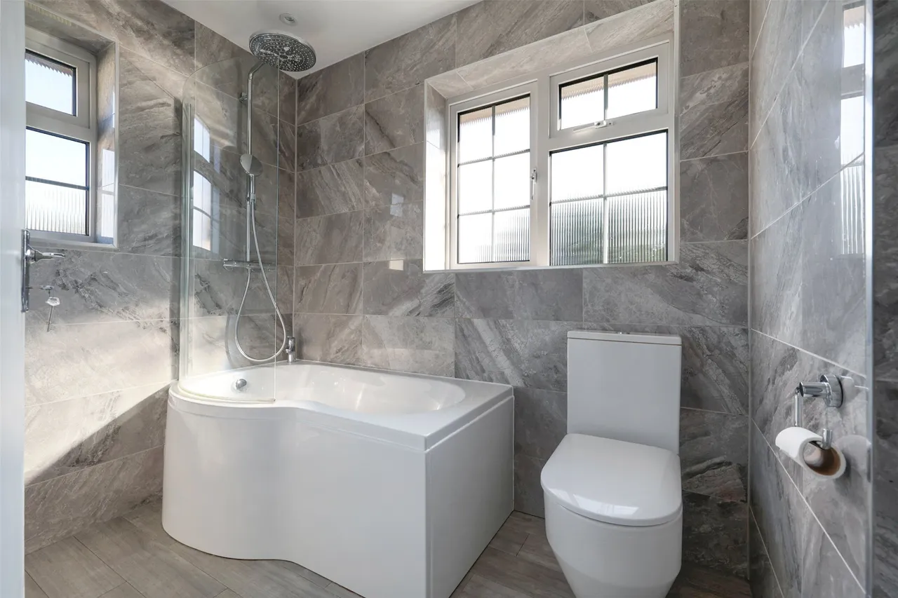 Heath Rise, Westcott, RH4, photo 8