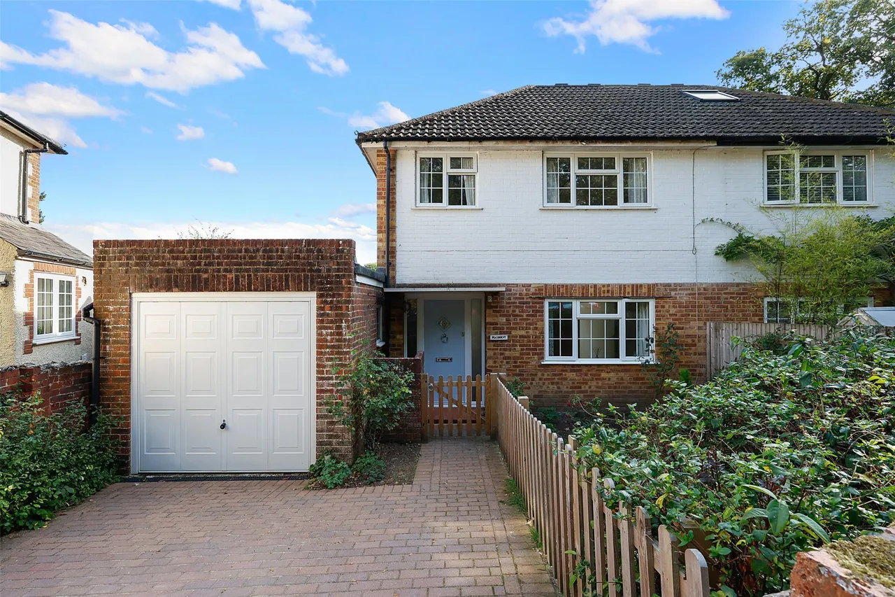 Heath Rise, Westcott, RH4, photo 4