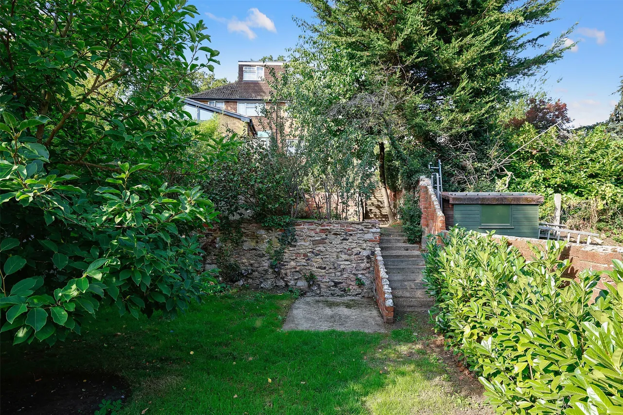 Heath Rise, Westcott, RH4, photo 9