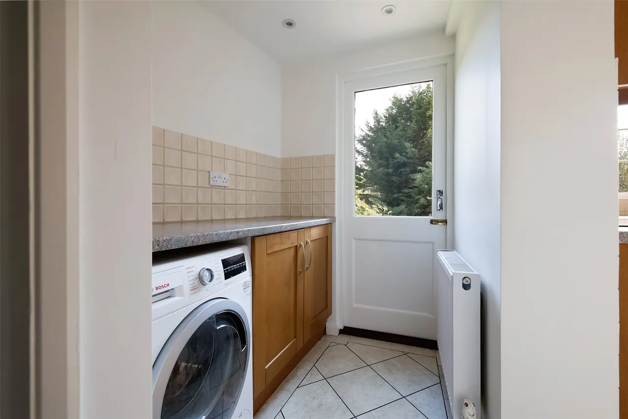 Heath Rise, Westcott, RH4, photo 10