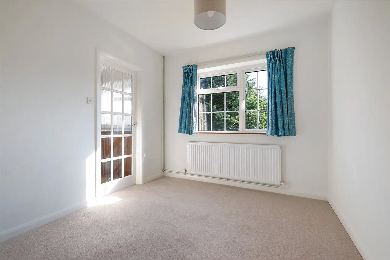Heath Rise, Westcott, RH4, photo 6