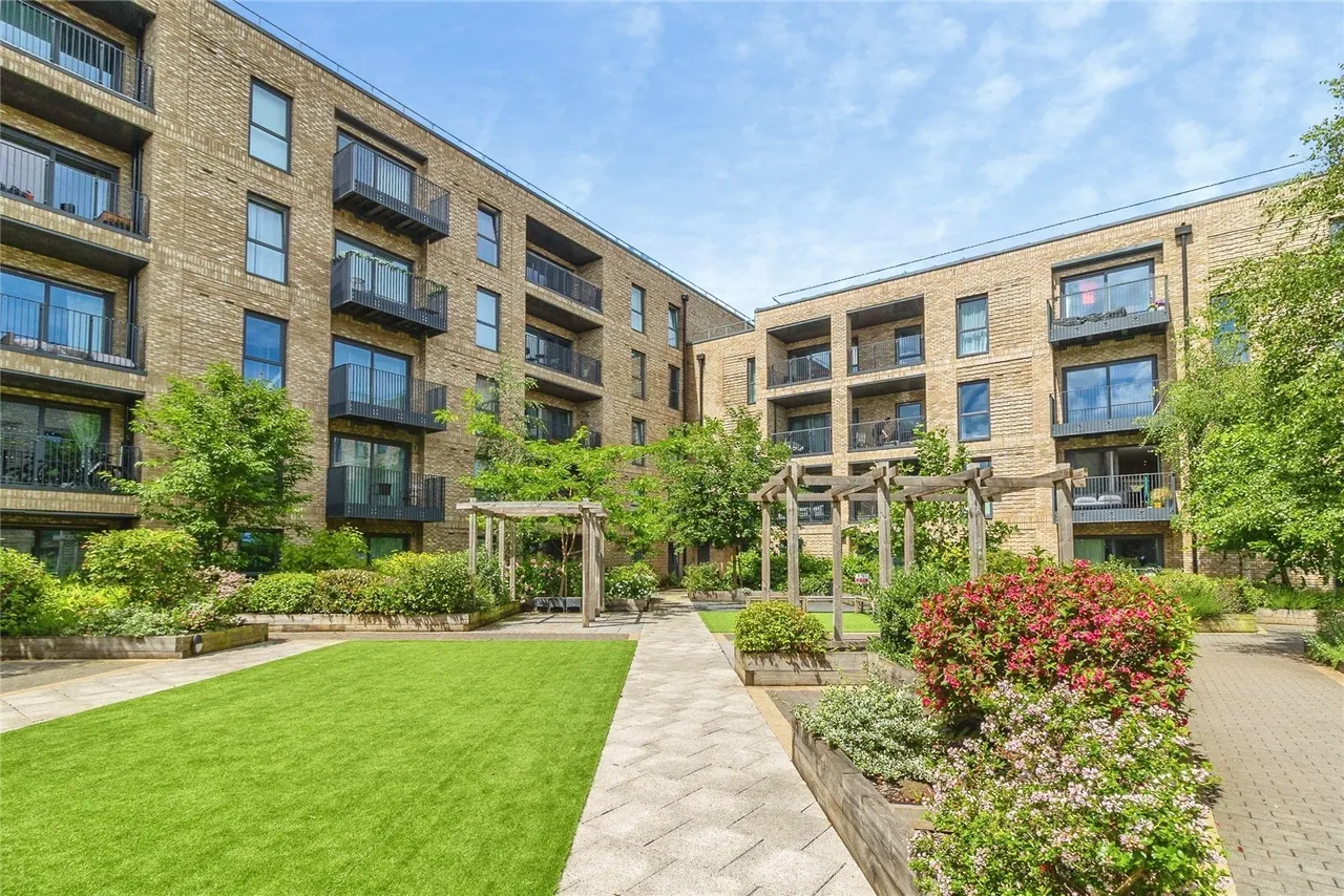 1 bed flat for sale — Canal Street, Campbell Park, Milton Keynes, Buckinghamshire, MK9