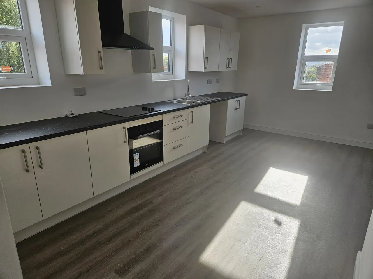 2 bed flat to rent, The Shambles, WS10
