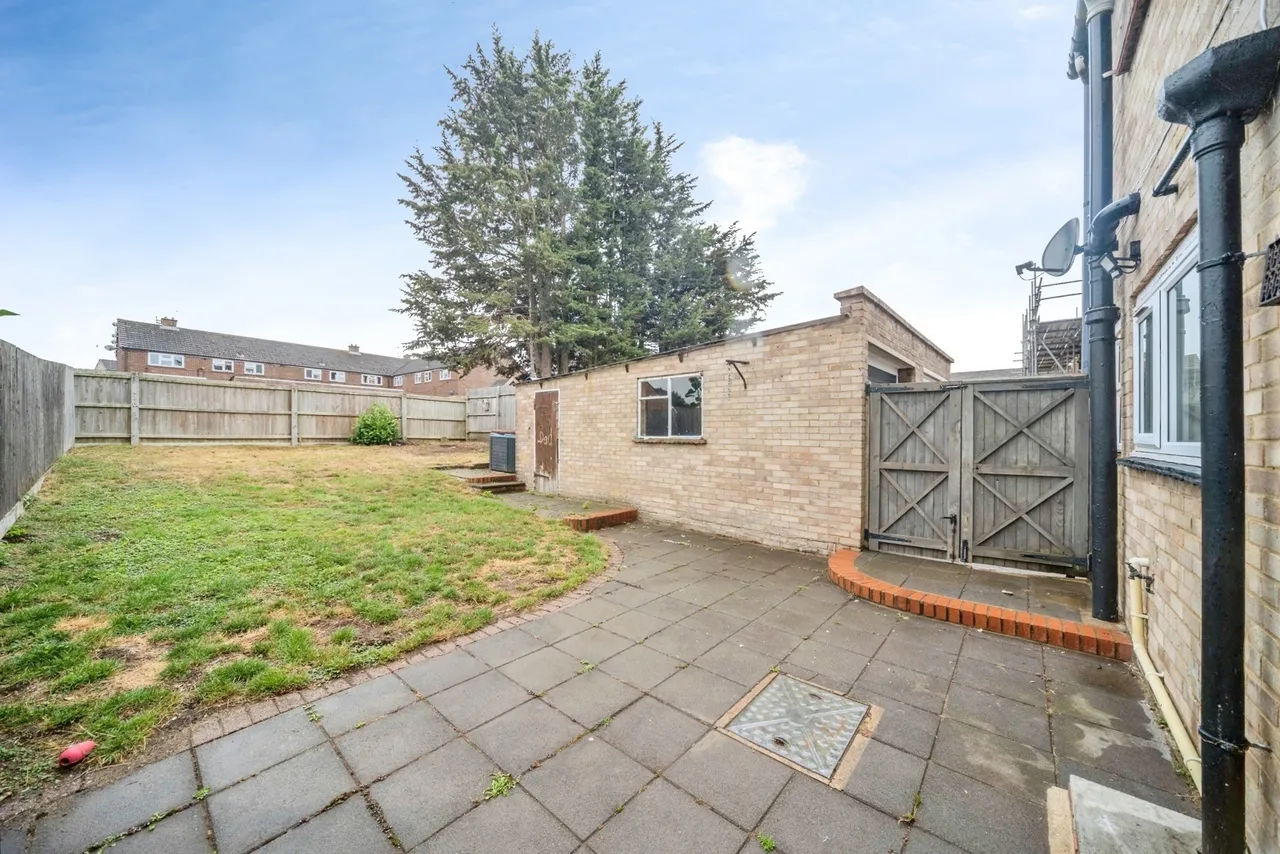 Forfar Drive, Bletchley, Milton Keynes, Buckinghamshire, MK3, photo 13