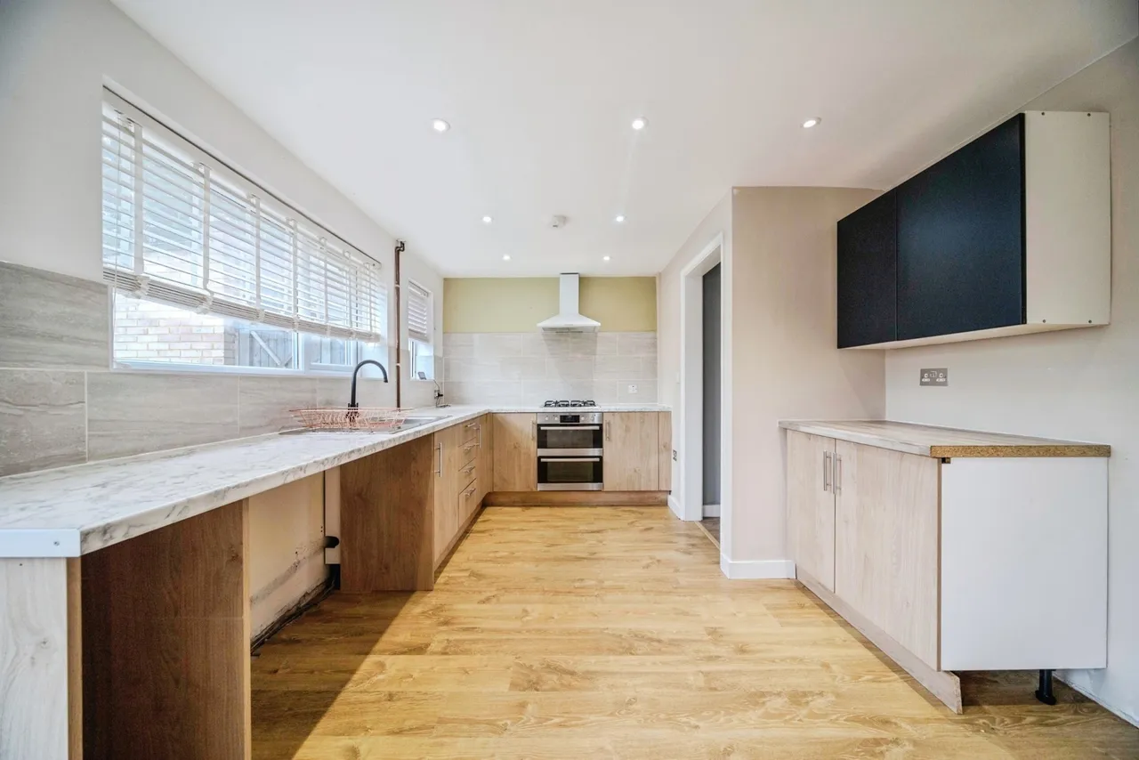 Forfar Drive, Bletchley, Milton Keynes, Buckinghamshire, MK3, photo 5