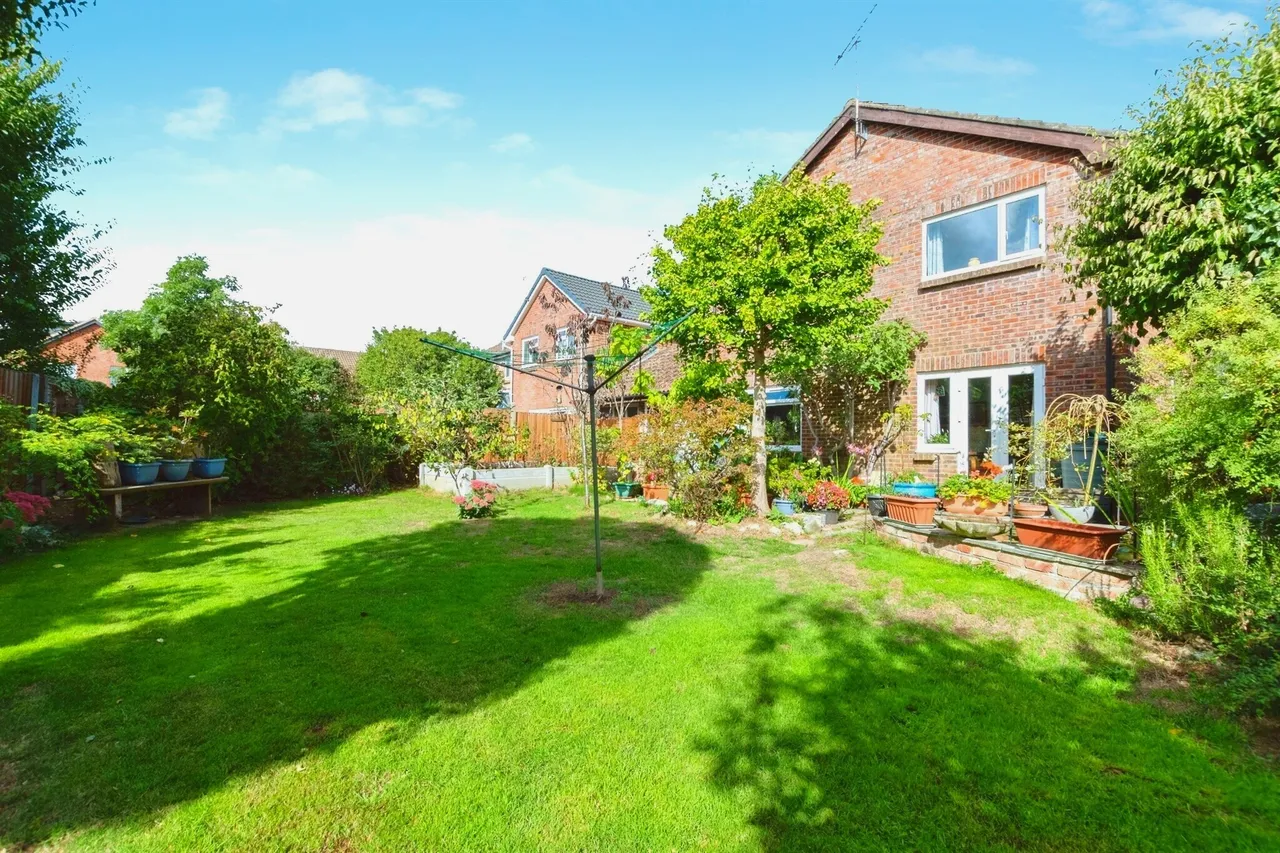 4 bed house for sale, Avon Meade, Fordingbridge, SP6
