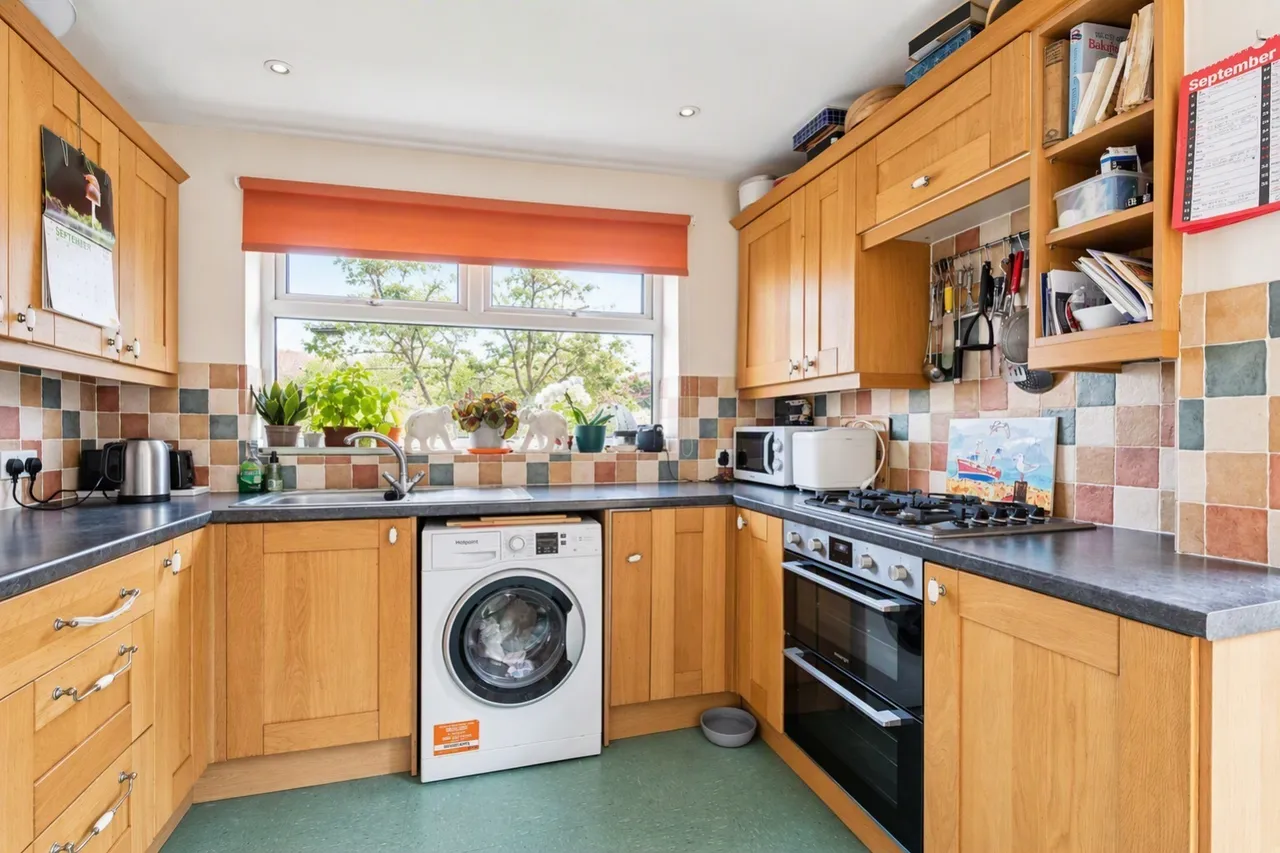 Avon Meade, Fordingbridge, SP6, photo 3