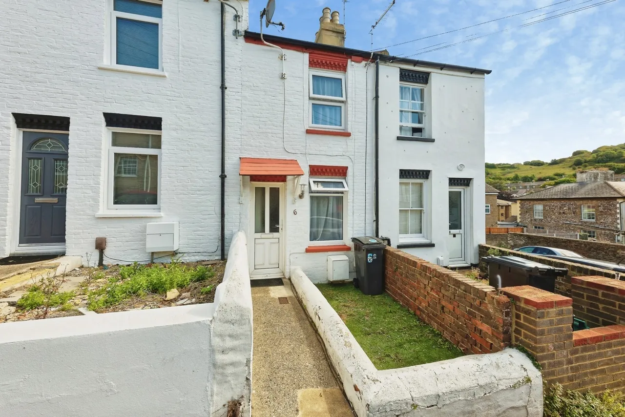 2 bed house for sale, Winchelsea Road, Dover, CT17