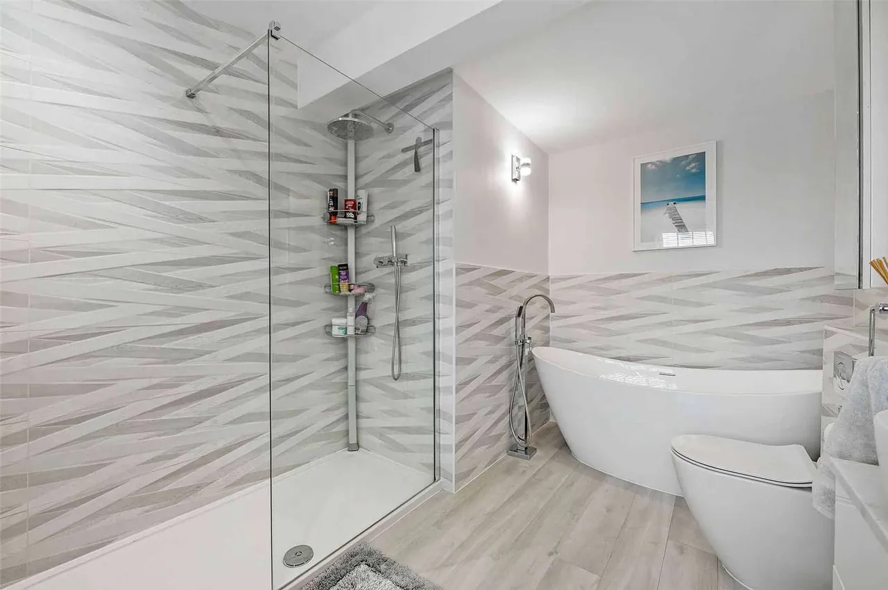 Crouch Lane, Winkfield, SL4, photo 16