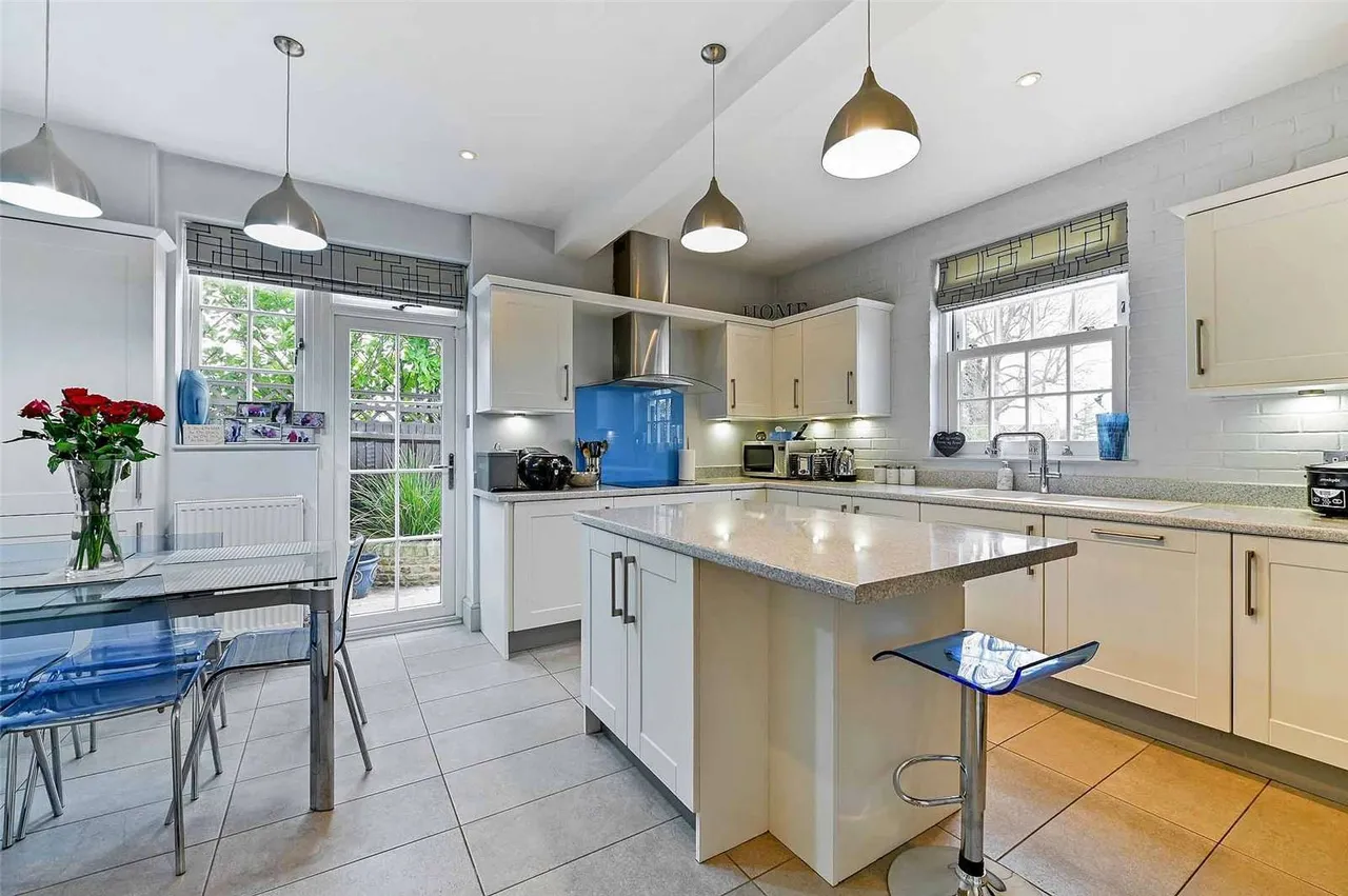Crouch Lane, Winkfield, SL4, photo 4