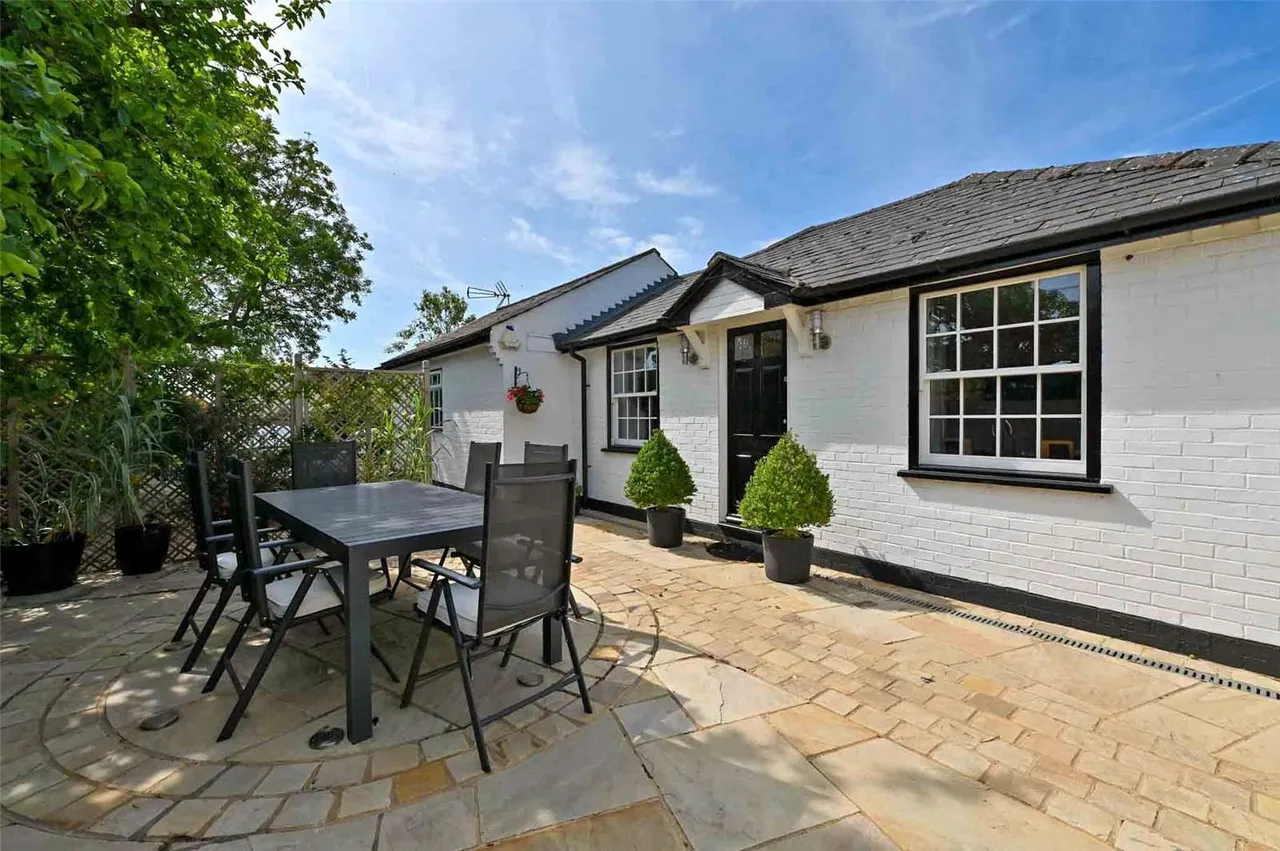Crouch Lane, Winkfield, SL4, photo 28
