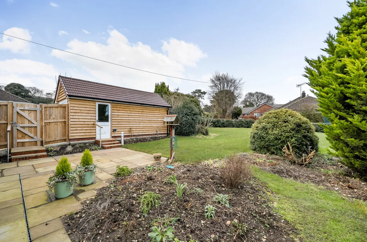 Darvill Road, Ropley, SO24, photo 6